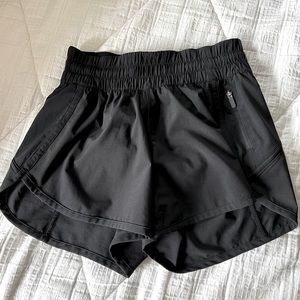 Lululemon TRACKER LOW RISE 4” short